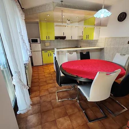 Preseren Apartment *